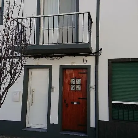 Al Visconde * Πόντα Ντελγκάντα